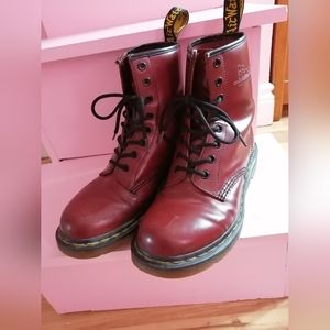 🌸 Dr. Martens Size 8 Women Model 1460 in Cherry Red